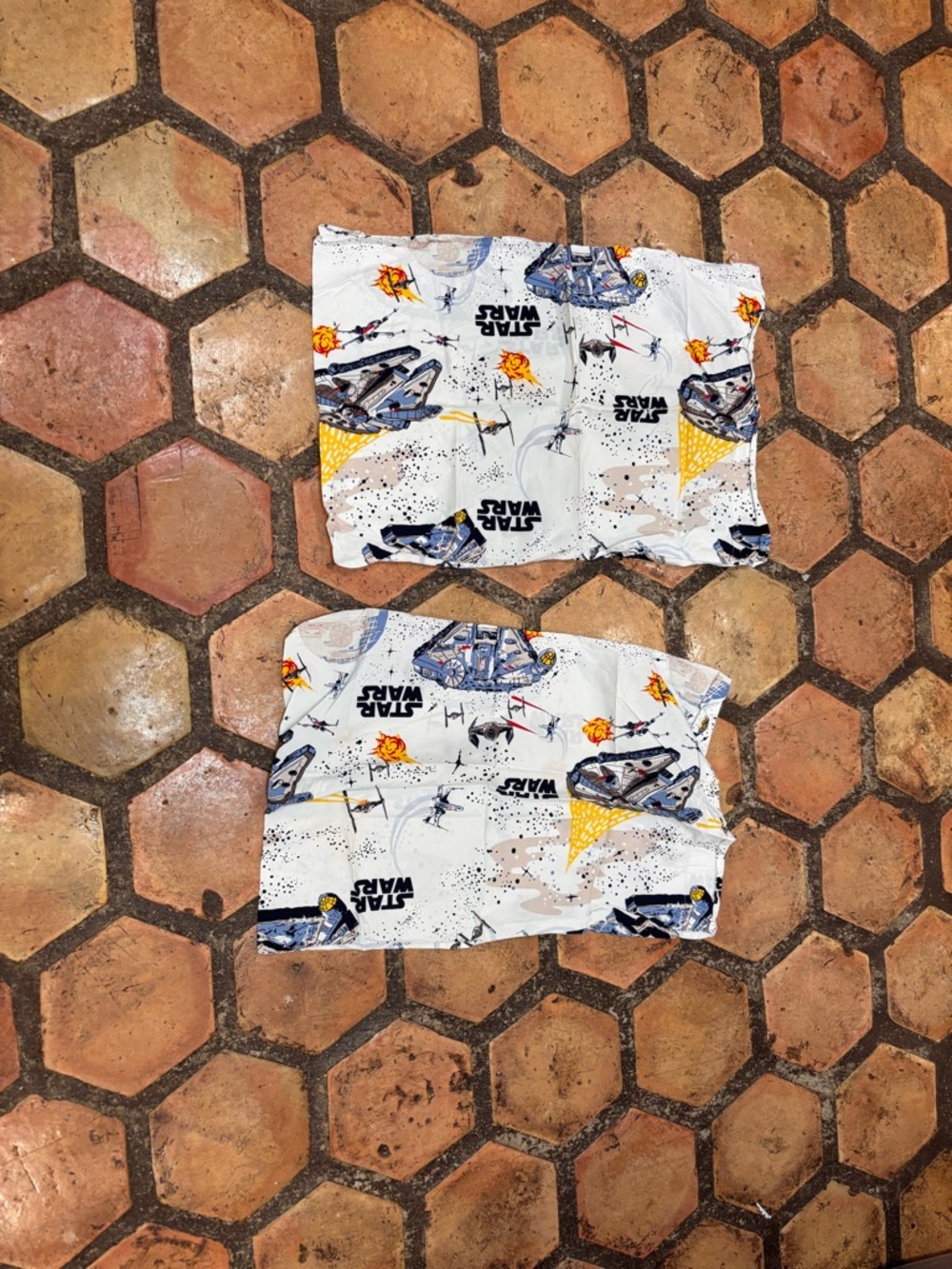 Pottery Barn Star Wars Millennium Falcon Sheet Set - Discontinued Pattern - Picture 3 of 3